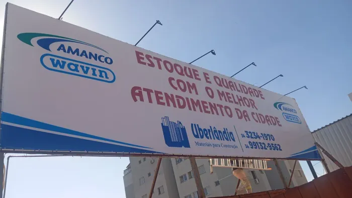 Fachadas em ACM Letras caixas