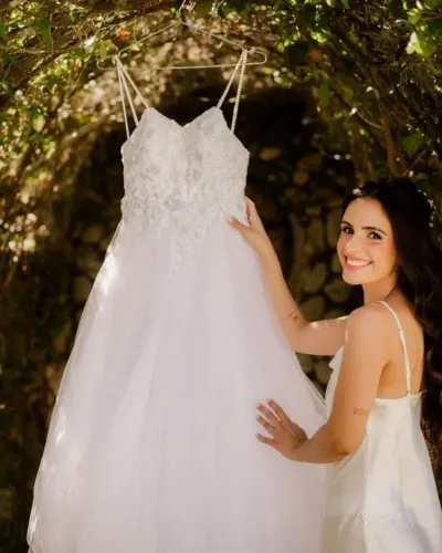 Vestido de noiva e véu