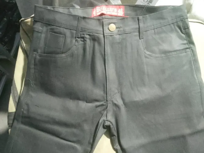 Pacote de calças jeans Novas pra uso!