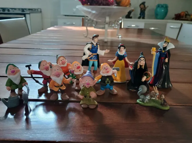 Miniatura Branca de Neve da Disney