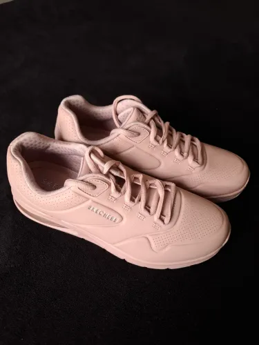 Tênis Skechers feminino