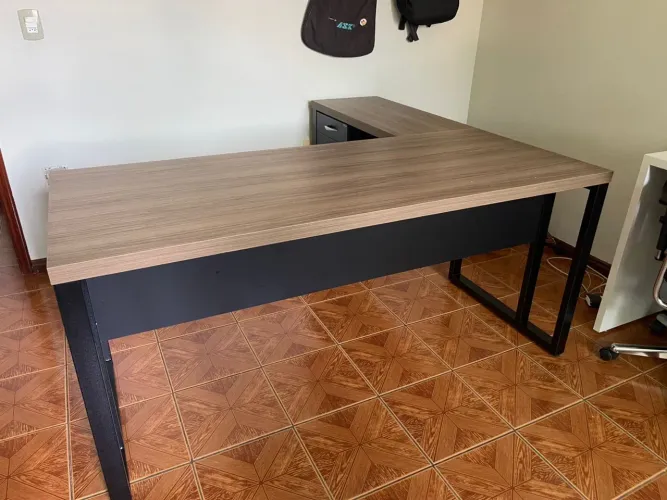 MESA DE ESCRITORIO COM GAVETAS LOJA IKONOFFICE