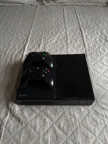 Xbox One + 2 controles + Kinect