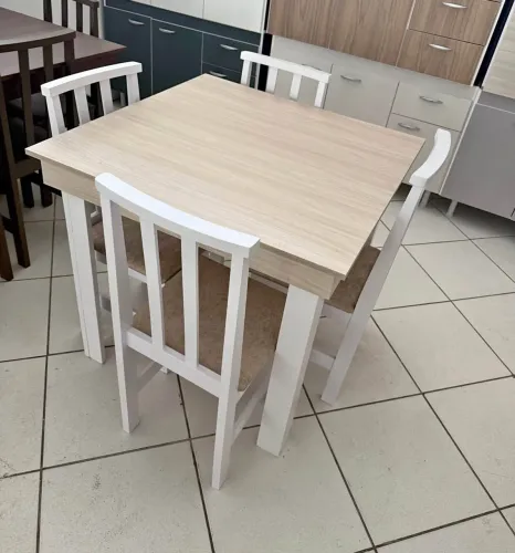Mesa com 4 cadeiras novo 