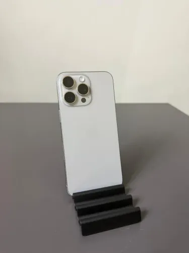 iPhone 15 pro Max natural titanium