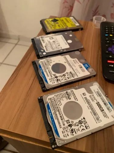 Lote 4 HDs Notebook 2.5" (Samsung, Toshiba, WD Blue) - Perfeito Estado
