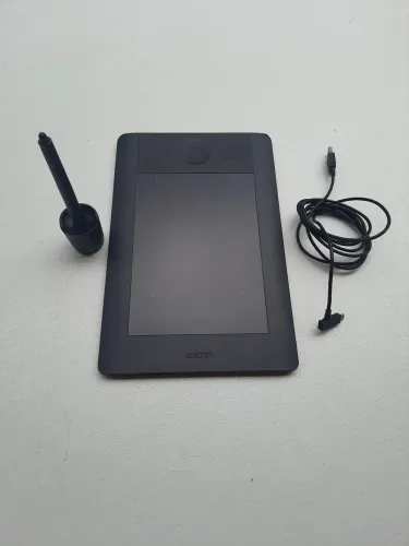 Wacom Intuos5 Touch PTH-450 Completa com Caneta Original e Pontas Extras