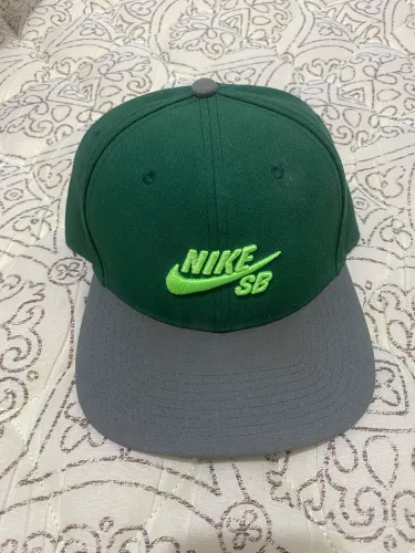 Boné Nike sb verde