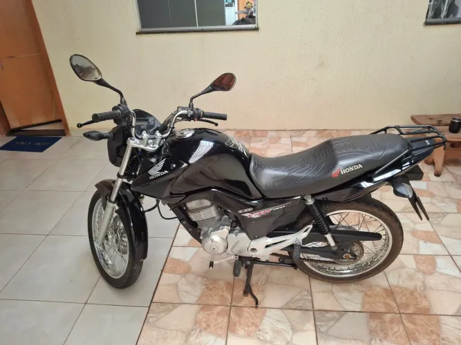 Revisada . Motor ok. Pneus ok. Documentação ok. So transferir e andar