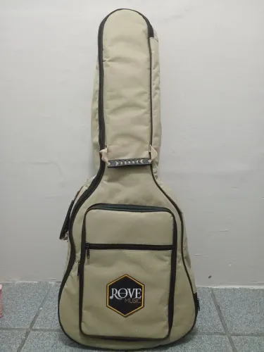 Case acolchoado para violão 