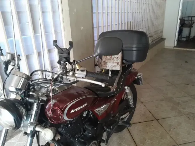 Moto custom muito conservada com baixa kilometragem