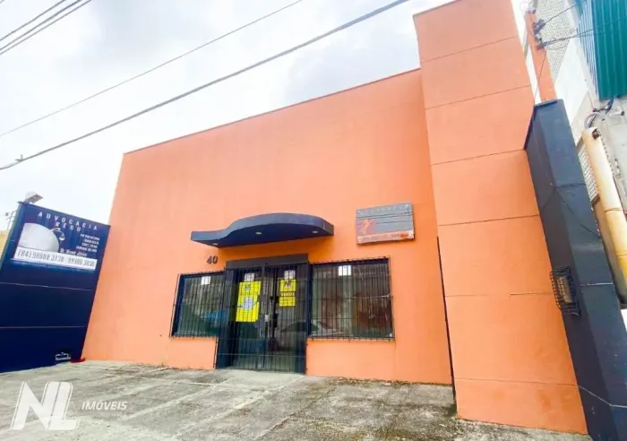 Predio comercial na Rua dos Potiguares - em Lagoa Nova