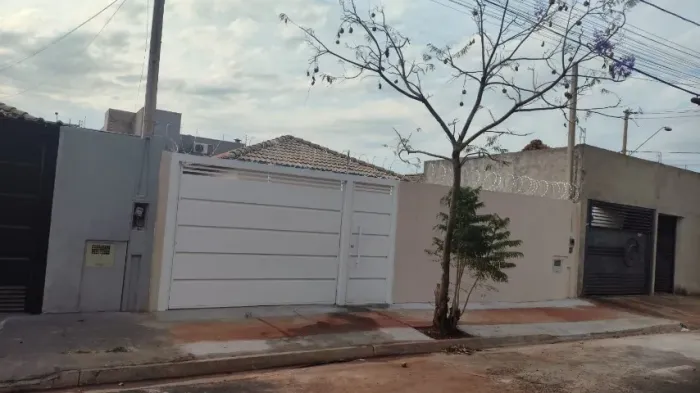 Linda Casa Reformada em Oferta com valor muito acessível
