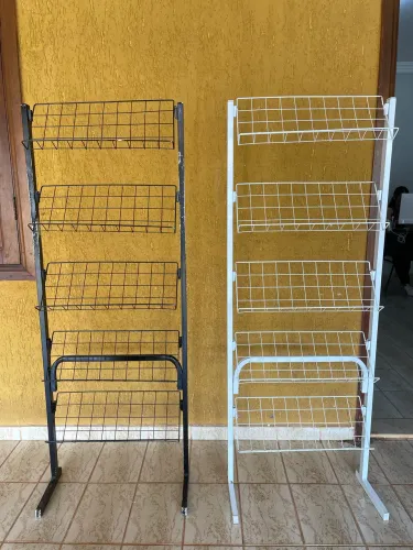 Expositor aramado R$100,00 (CADA)