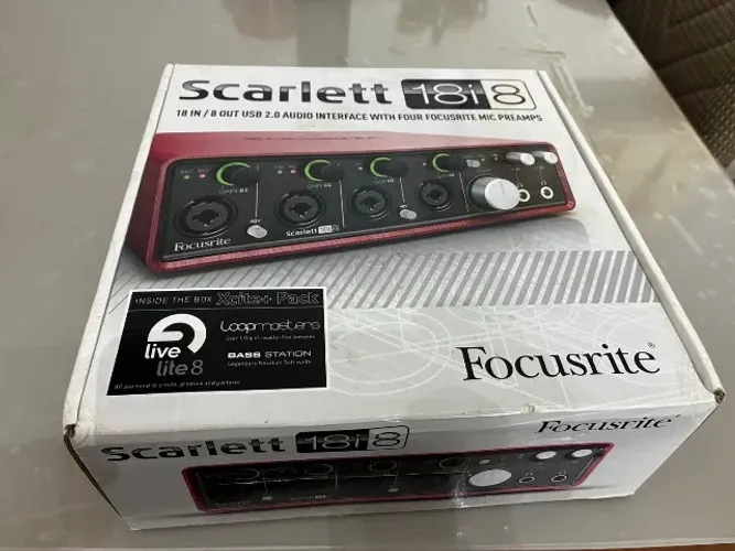 interface de áudio Focusrite 18i8