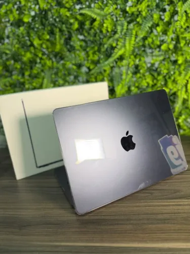 MacBook Air M5 13 Polegadas 16GB RAM 512GB MacOs Golden Gate Cor Midnigth