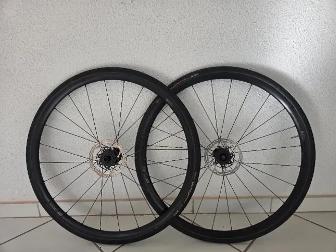 Rodas Dt swiss r470 completa.
