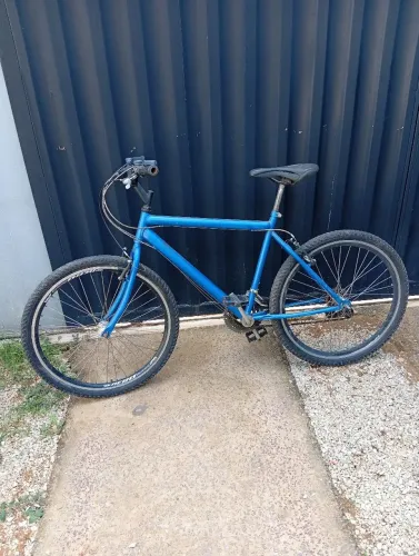Bike aro 26 com 18 marchas 
