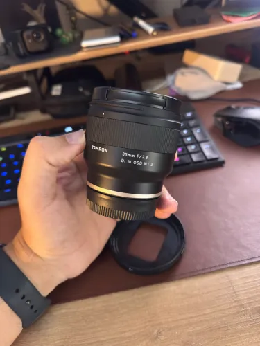 Lente Tamron 35mm f2.8 para Sony (e-mount)