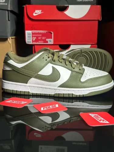 Sneaker Nike Dunk Low Medium Olive - tamanho 39BR, original (#1024)