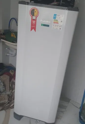 Máquina de lava novinha e geladeira
