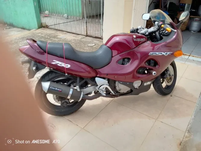 Vendo ou troco GSX 750F