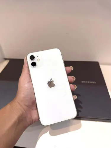 iPhone 11 64GB Branco