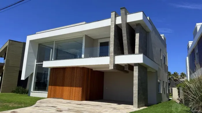 Deslumbrante casa à venda no Condomínio Enseada em Xangri-lá REF: 4808