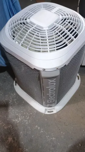 Vende-se um AR condicionado SPLIT Electrolux de 9000 Btus
