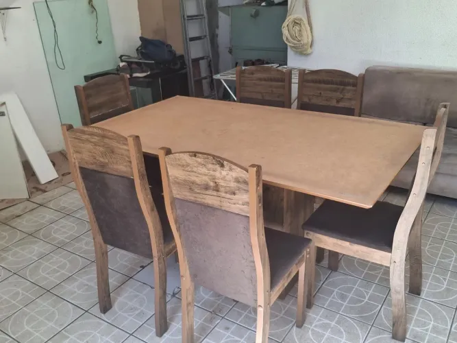 Conjunto Mesa e Cadeiras