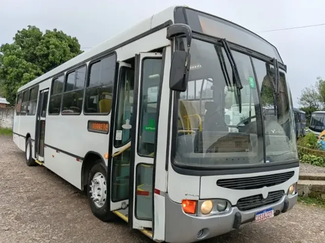 MBenz 1722, 2010, Viale urbano c/ar, e45 lug e MBenz 1722, 2011, Viale s/ar, 45 lug.