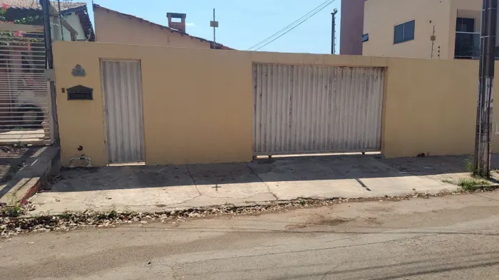 Ótima casa Bairro Sta. Cruz ll