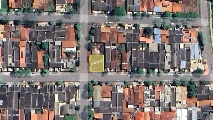Terreno à Venda no Jardim Santa Helena  200m² em Maringá