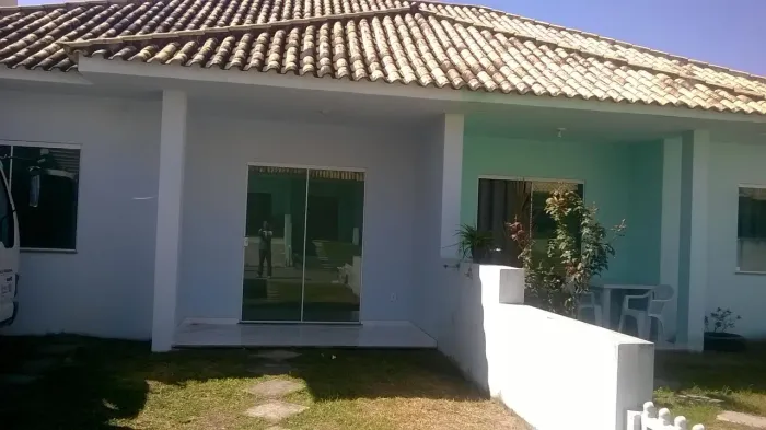 Casa com 2 dormitórios para alugar, 72 m² por R$ 1.570,00/mês - Outeiro - Araruama/RJ