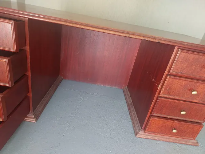 Mesa para escritório ou clínica