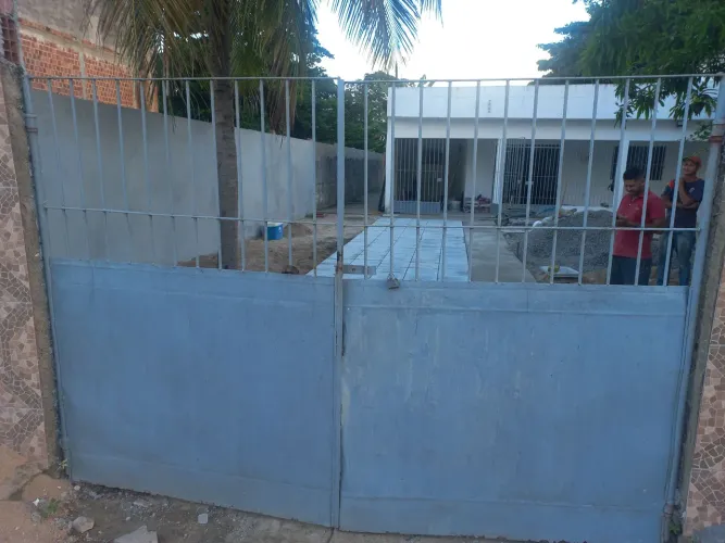 Vende - se Portão de ferro
