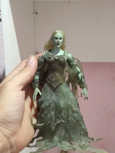 Bonecos Galadriel e Arwen senhor dos anéis.
