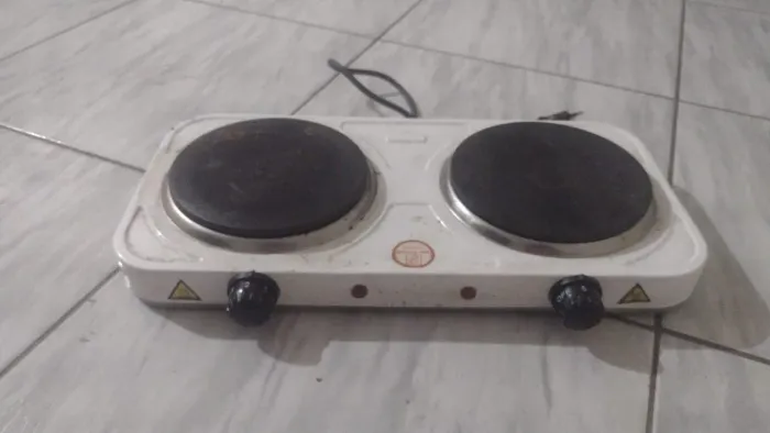 Vendo fogão elétrico, duas bocas.