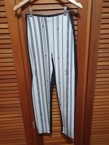 Calça lança perfume collection tamanho P ou 34