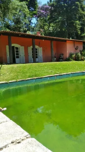 ALUGO CASA com PISCINA em PETRÓPOLIS no VALE DOS ESQUILOS - RETIRO.