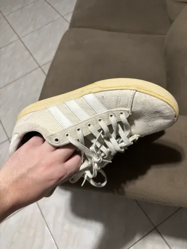 Tênis Adidas Bege
