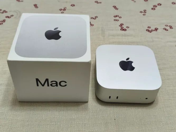 Mini Mac M4 16gb 256gb excelente estado.