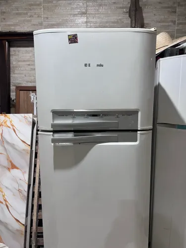 Geladeira eletrolux 220v