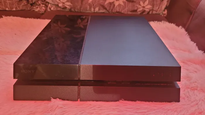 Ps4 FAT + 3 controles + 2 jogos (bloqueado)