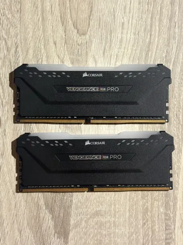 Memória RAM Corsair VENGEANCE RGB PRO
