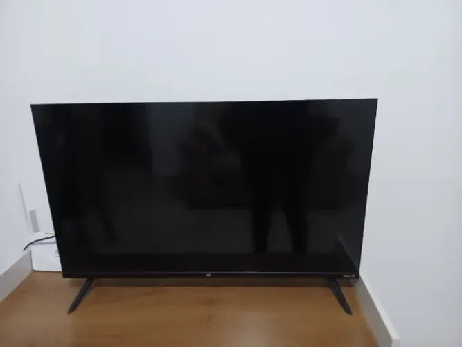 Tv 32 polegadas que é Smart que já vem com o sistema operacional Roku integrado.