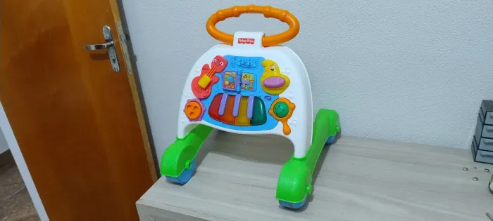Andador musical Fischer Price