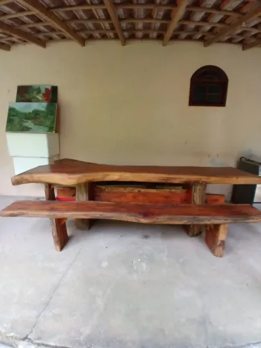 Mesa de madeira rústica