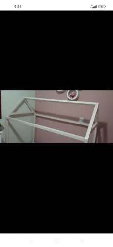 Cama infantil menina estilo montessoriana