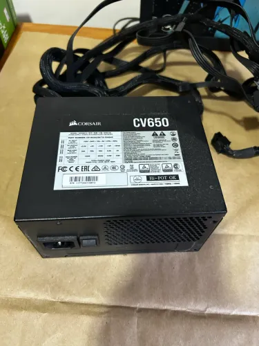 Fonte Corsair CV650 80 Plus Bronze 650W